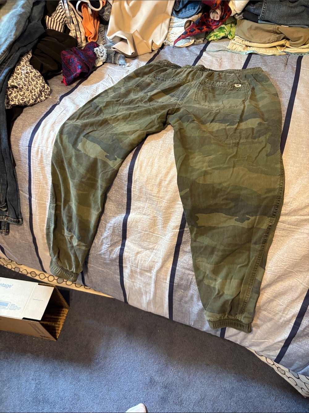Hollister Women’s Camouflage Drawstring Joggers - Olive
